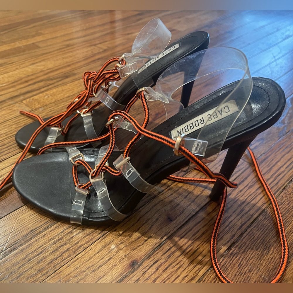 Beautiful heels size 9